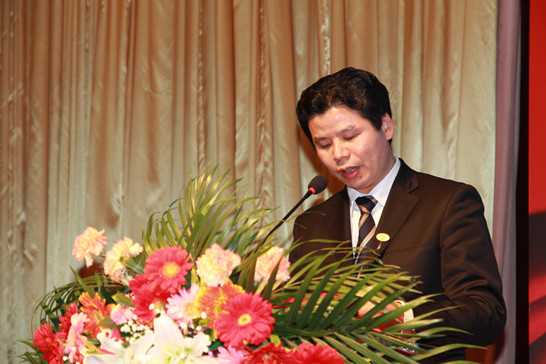 管纪忠出席深圳市装饰行业协会会员代表大会