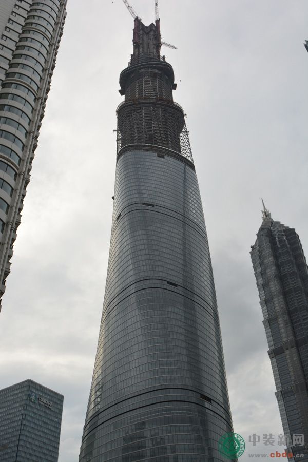 上海中心大厦580米主体结构封顶 远大中国绿色