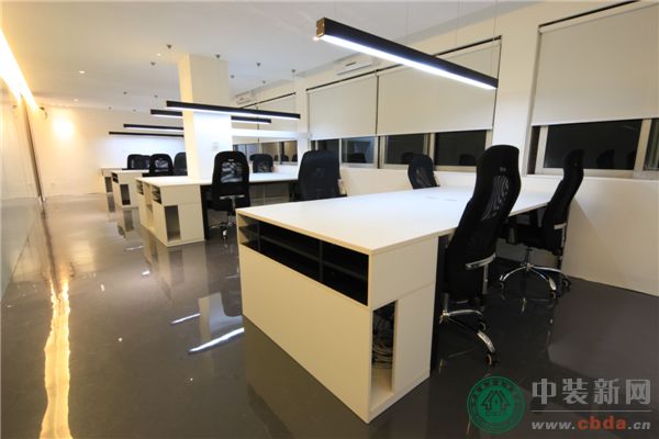 广州5+2设计办公室 开放式的办公空间设计 图2