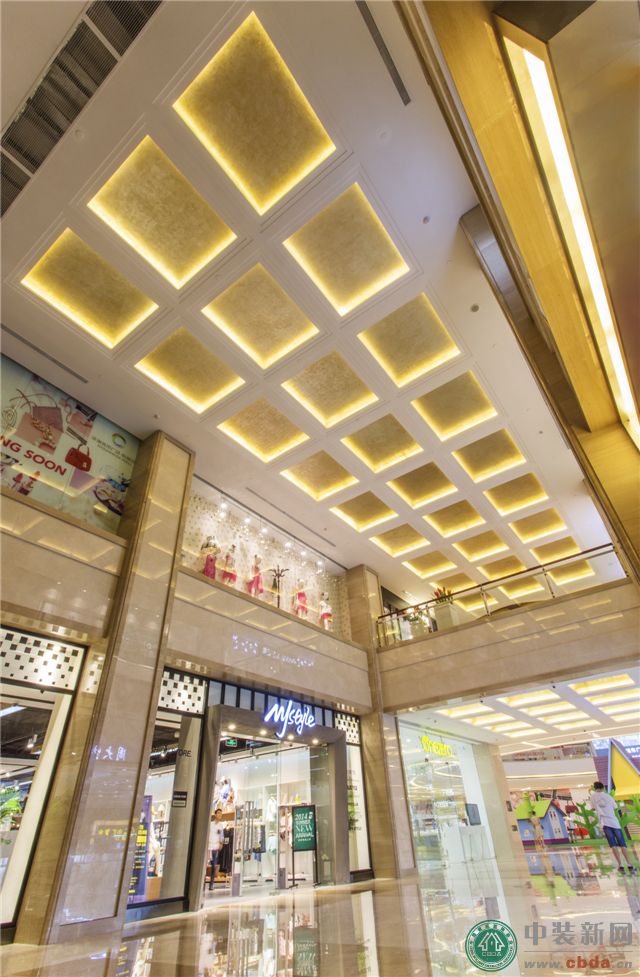 姜峰作品：武汉泛海城市广场 入口空间
