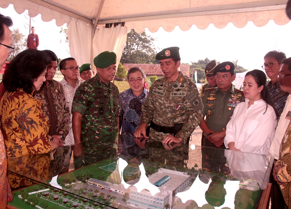 佐科维总统出席印尼宝鹰和PULAUINTAN建筑公司合作承建的印尼陆军总医院项目奠基仪式
