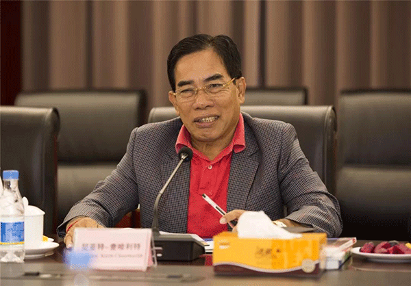 柬埔寨国家警察总署副总长契亚特-查哈利特（H.E. Gen. Kirth Chantharith）上将表示期待宝鹰集团能来柬投资兴业。