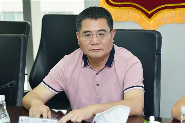 8、县政府党组成员、办公室主任王志平.JPG